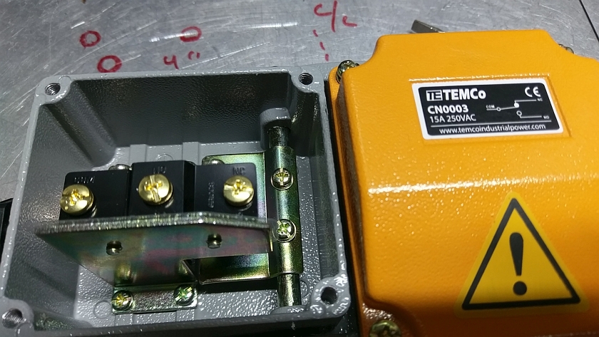 Inside the TEMCo Foot Switch