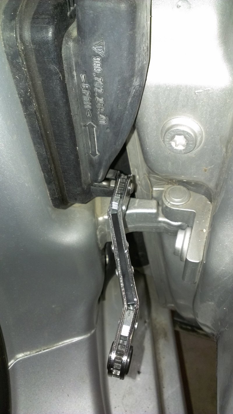 Porsche Boxster - Door Harness Removal